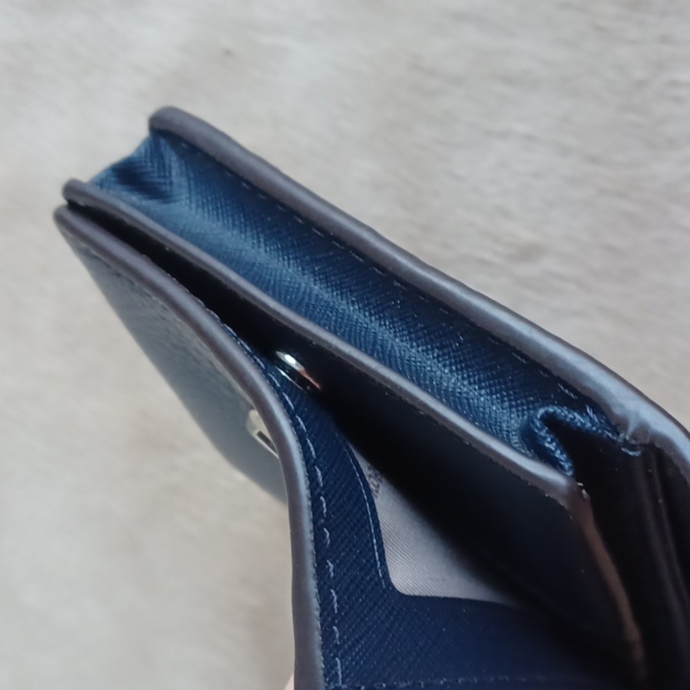 Michael Kors Wallet - Picture 7 of 16